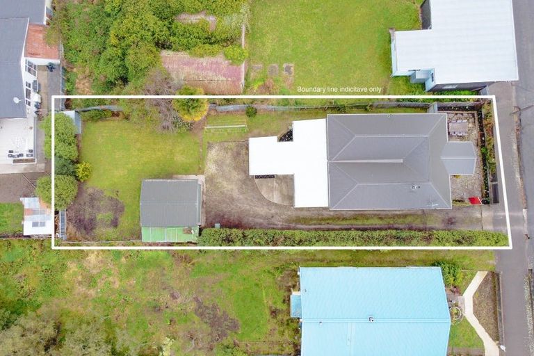 Photo of property in 45 Waverley Street, Waipawa, 4210