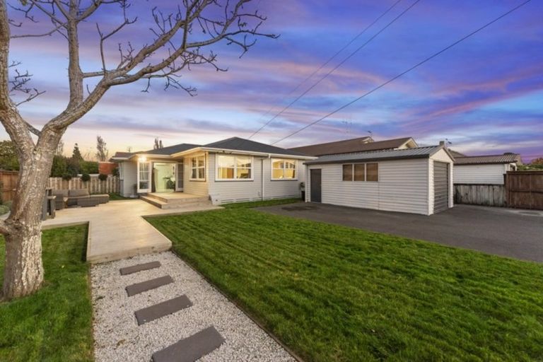 Photo of property in 18 Braid Road, St Andrews, Hamilton, 3200