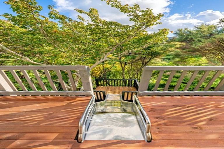 Photo of property in 28 Castle Crescent, Stokes Valley, Lower Hutt, 5019