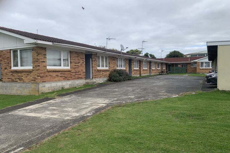 Photo of property in 3 Norman Spencer Drive, Papatoetoe, Auckland, 2104