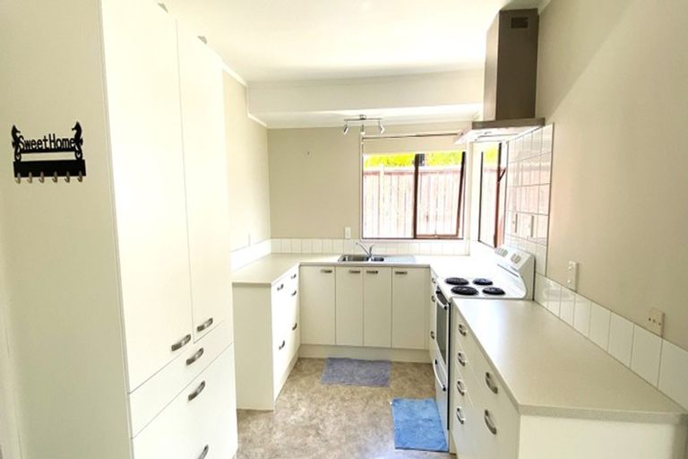 Photo of property in 1/15 Kurnell Drive, Botany Downs, Auckland, 2010