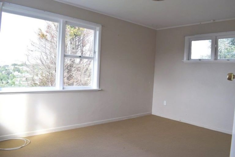 Photo of property in 68 Lyons Avenue, Murrays Bay, Auckland, 0630