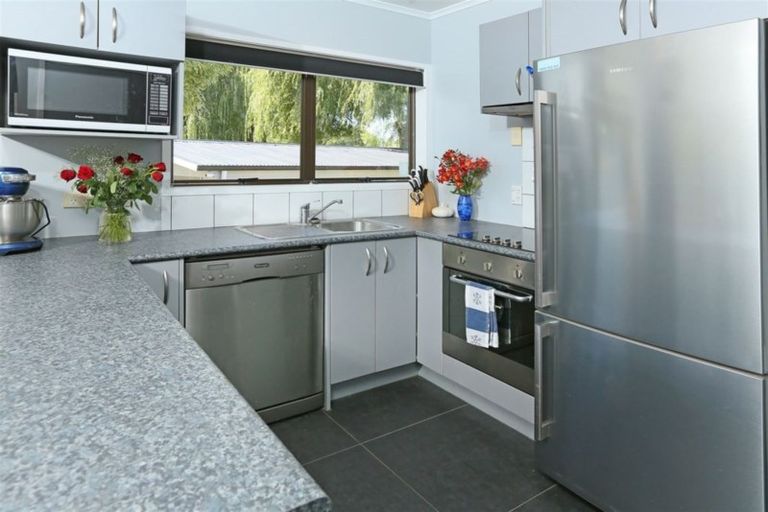 Photo of property in 5 Coey Place, Glen Eden, Auckland, 0602