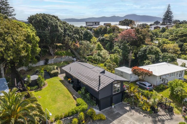 Photo of property in 19 Renown Road, Raumati South, Paraparaumu, 5032