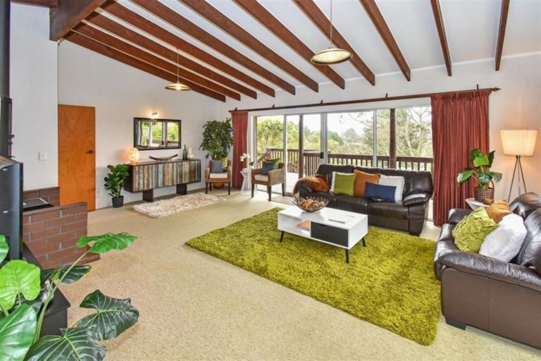 Photo of property in 73 Cherrington Road, Clevedon, Papakura, 2582