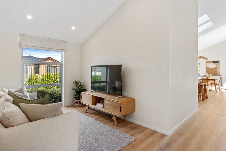 Photo of property in 13 Finstock Way, Rolleston, 7614