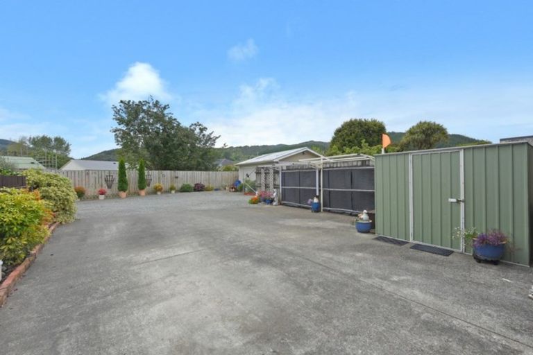 Photo of property in 100 Mcleod Street, Elderslea, Upper Hutt, 5018