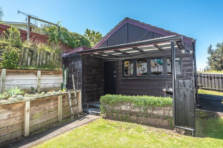 Photo of property in 2 Montgomery Road, Otamatea, Whanganui, 4501