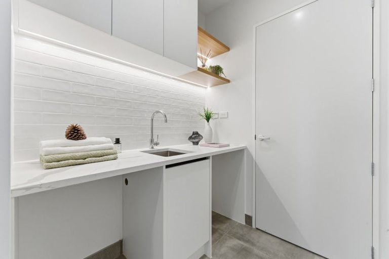 Photo of property in 18 Liquidambar Drive, Hobsonville, Auckland, 0616