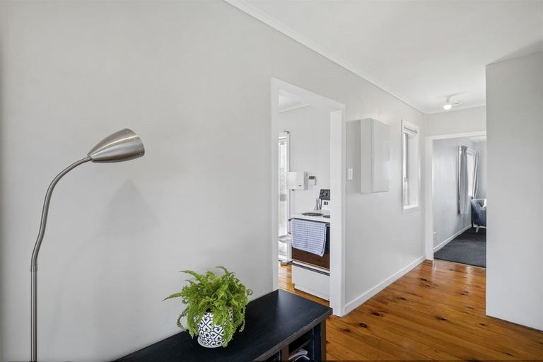 Photo of property in 97 Tiri Road, Tindalls Beach, Whangaparaoa, 0930
