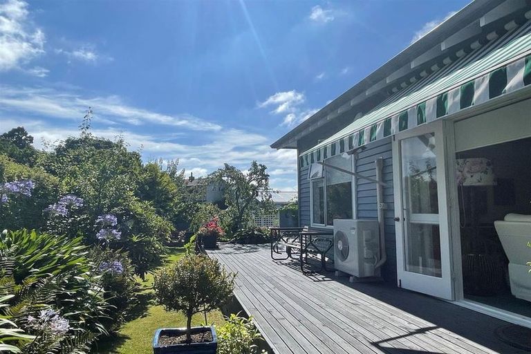 Photo of property in 12 Parsonage Road, Waimate, 7924