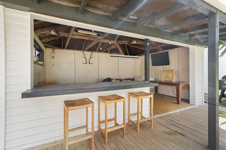 Photo of property in 123 Govett Avenue, Frankleigh Park, New Plymouth, 4310