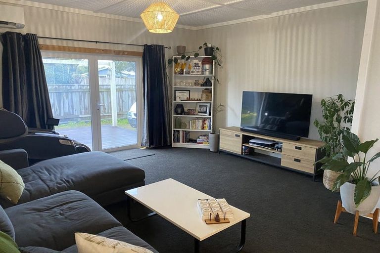 Photo of property in 197 Seaview Road, Westown, New Plymouth, 4310