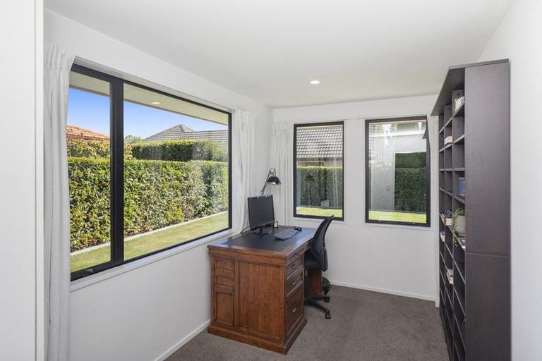 Photo of property in 10 Mica Place, Northwood, Christchurch, 8051