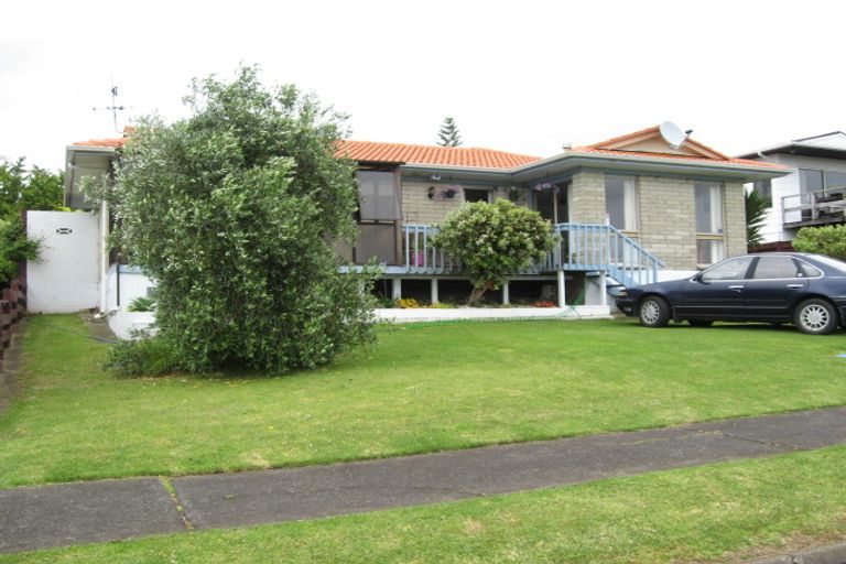 Photo of property in 93 Kiwi Esplanade, Mangere Bridge, Auckland, 2022
