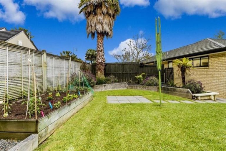 Photo of property in 45 Te Wharau Drive, Greenhithe, Auckland, 0632