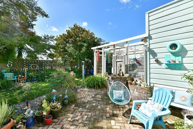 Photo of property in 2b Mcleod Street, Helensville, 0800