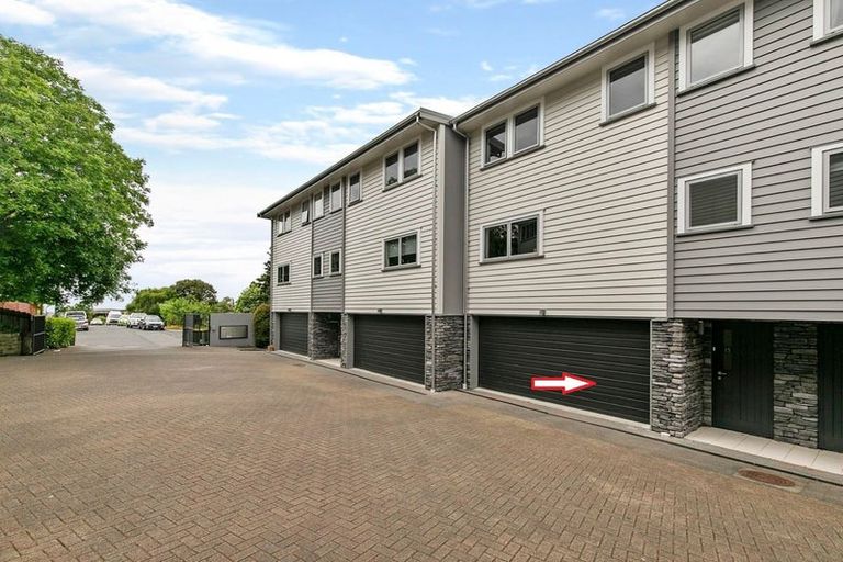 Photo of property in 15/13 Kaihu Street, Northcote, Auckland, 0627