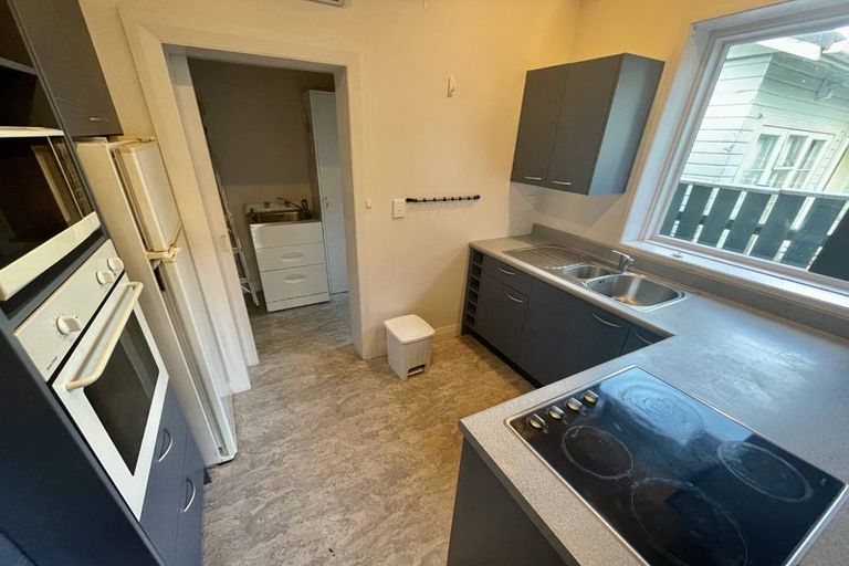 Photo of property in 77 Houghton Bay Road, Houghton Bay, Wellington, 6023