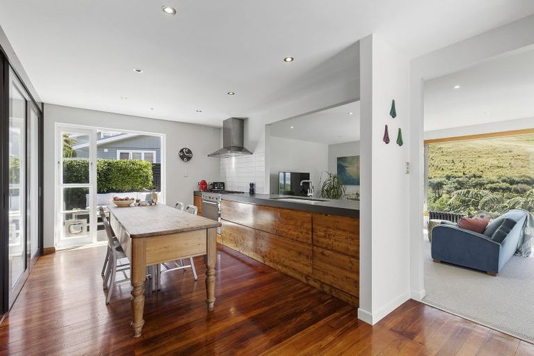 Photo of property in 18 Kapekape Place, Pukerua Bay, 5026