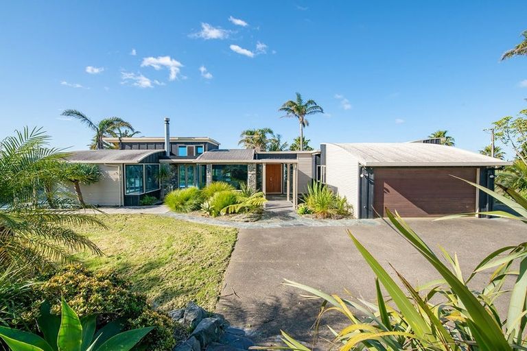 Photo of property in 52 Sunnyheights Road, Orewa, 0931