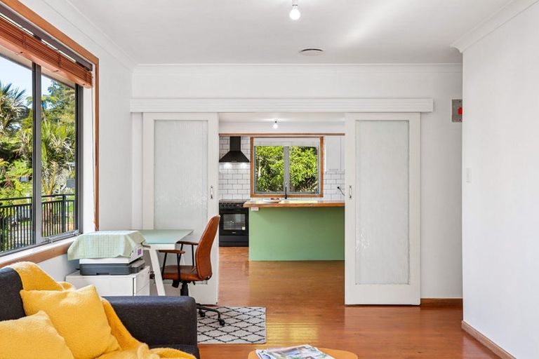 Photo of property in 373 Huia Road, Titirangi, Auckland, 0604