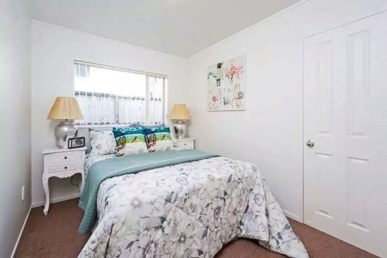 Photo of property in 112 Marina View Drive, West Harbour, Auckland, 0618