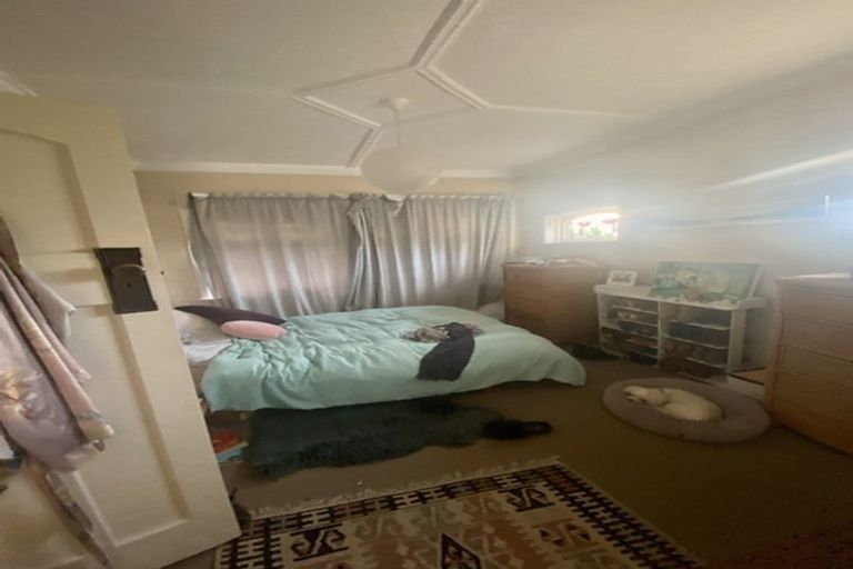 Photo of property in 1 The Parade, Island Bay, Wellington, 6023