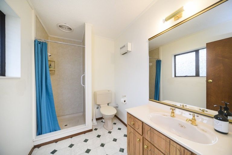 Photo of property in 104 Waterloo Crescent, Hokowhitu, Palmerston North, 4410