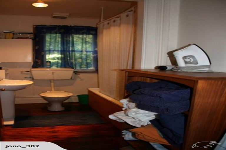 Photo of property in 143 Wadestown Road, Wadestown, Wellington, 6012