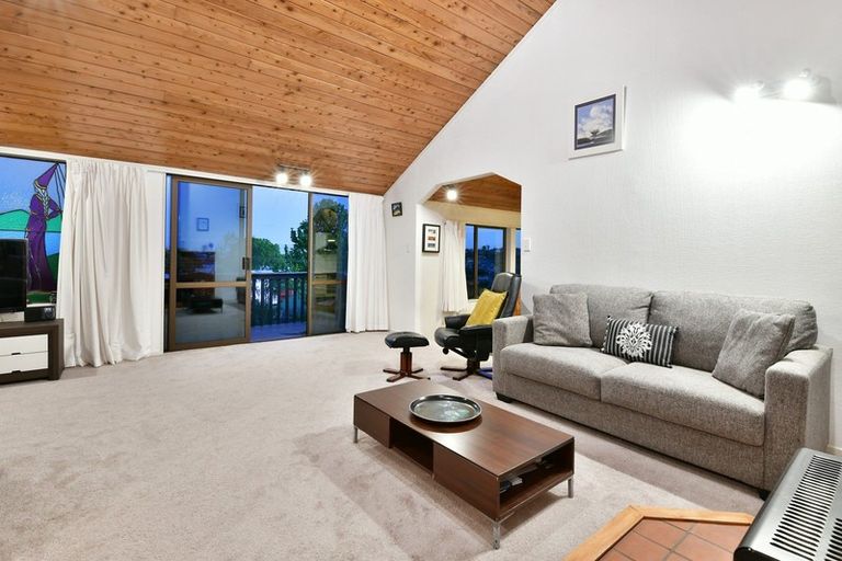 Photo of property in 56a Swann Beach Road, Stanmore Bay, Whangaparaoa, 0932