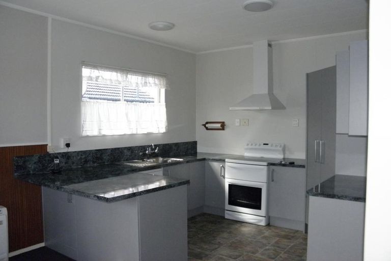 Photo of property in 17 Grange Street, Winton, 9720