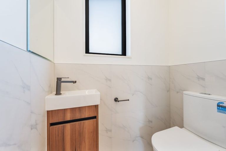 Photo of property in 28b Kereru Street, Henderson, Auckland, 0612