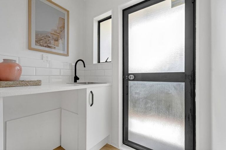 Photo of property in 2/17 Kent Road, Manurewa, Auckland, 2102