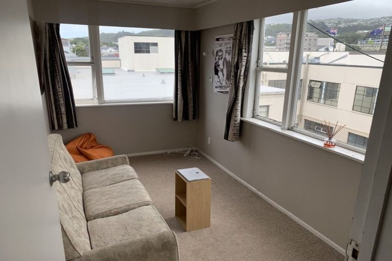 Photo of property in 19 Hania Street, Mount Victoria, Wellington, 6011