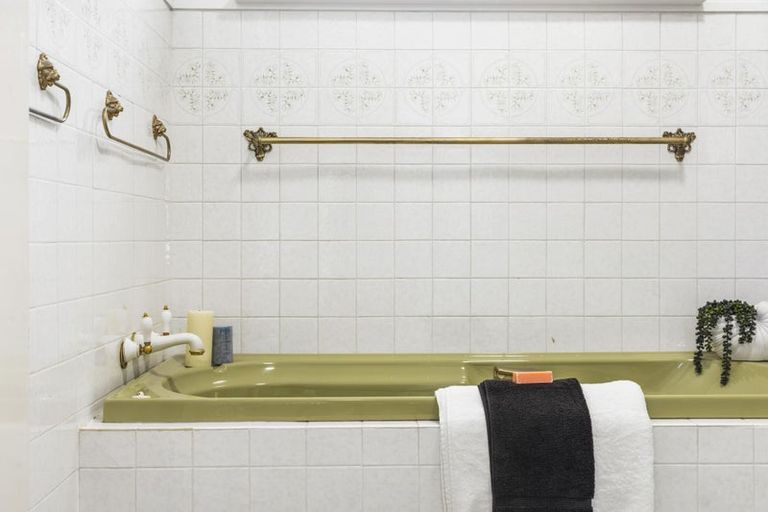 Photo of property in 112 Great South Road, Huntly, 3700