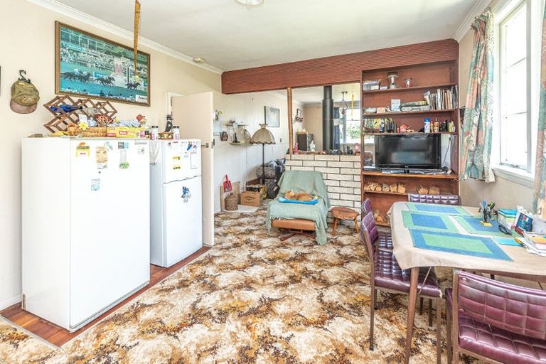 Photo of property in 10 Oturi Road, Waverley, 4510