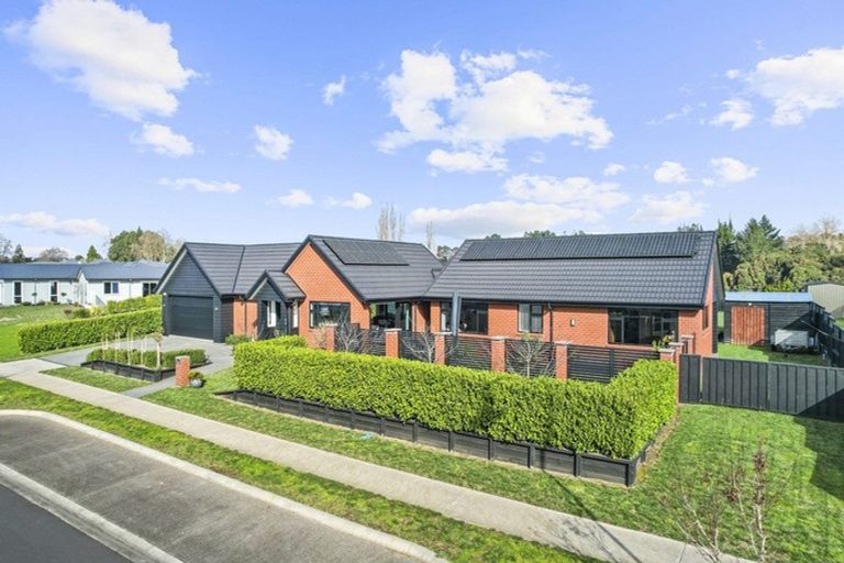 Photo of property in 21 Jarrett Terrace, Leamington, Cambridge, 3432