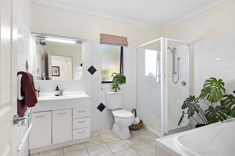 Photo of property in 31 Futuna Close, Karori, Wellington, 6012