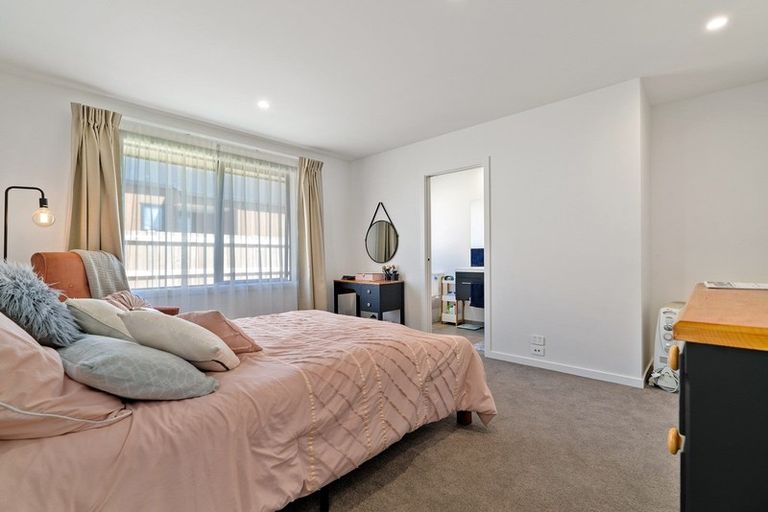 Photo of property in 11 Obelisk Street, Wanaka, 9305