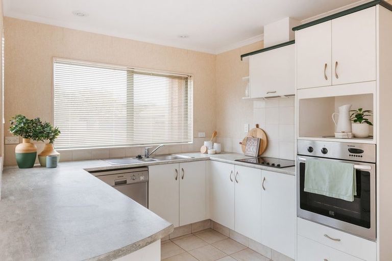 Photo of property in 8 Paua Cove, Papamoa Beach, Papamoa, 3118