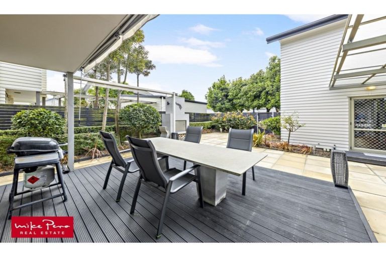 Photo of property in 47 Bruce Pulman Drive, Takanini, 2112