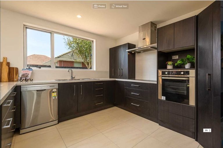 Photo of property in 32 Ambleside Drive, Burnside, Christchurch, 8053
