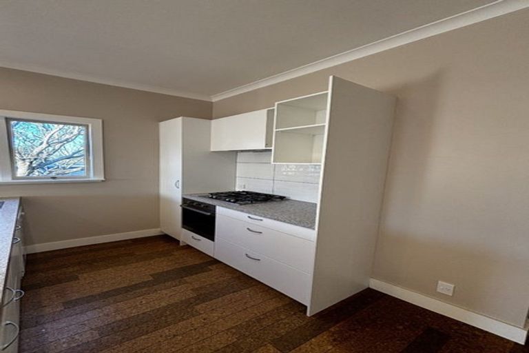 Photo of property in 32 Bonithon Avenue, Moturoa, New Plymouth, 4310