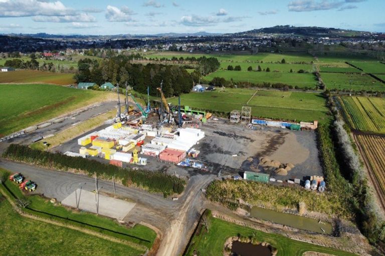 Photo of property in 196 Heights Road, Pukekohe, 2676