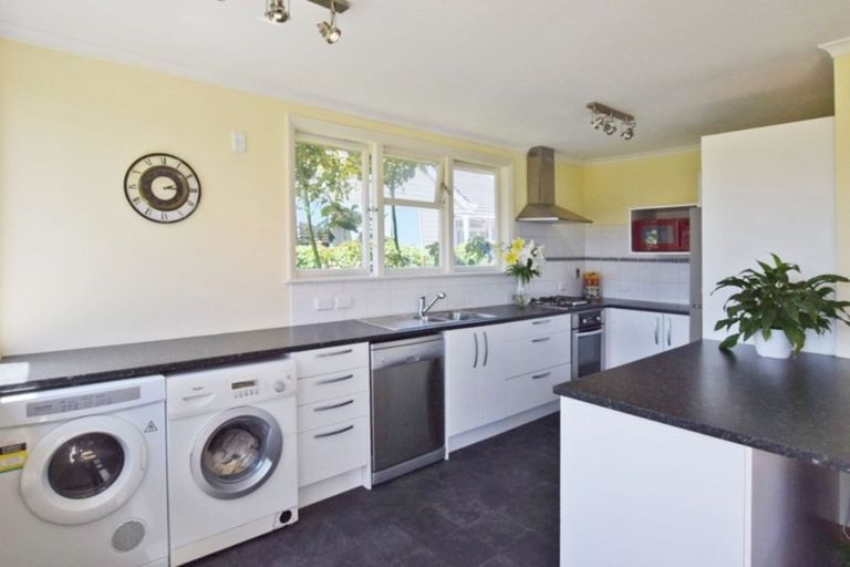 Photo of property in 84 Cook Street, Marfell, New Plymouth, 4310