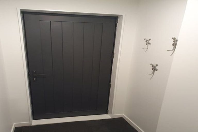 Photo of property in 35 John Street, Stokes Valley, Lower Hutt, 5019