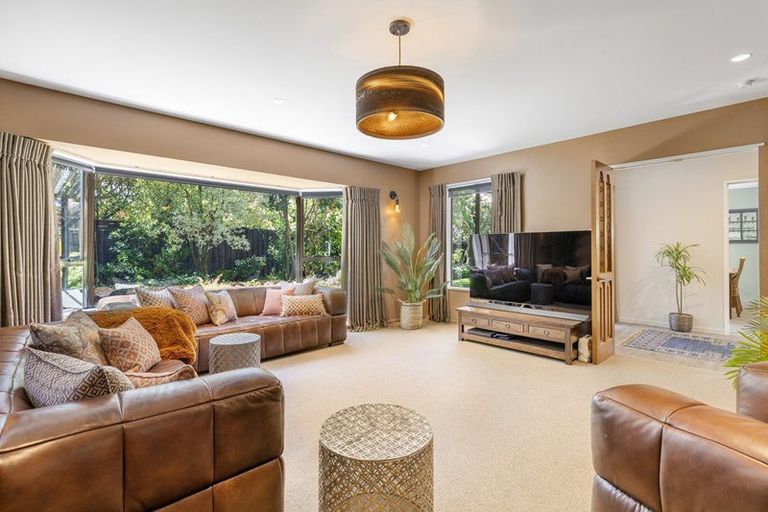 Photo of property in 22a Crosdale Place, Burnside, Christchurch, 8042