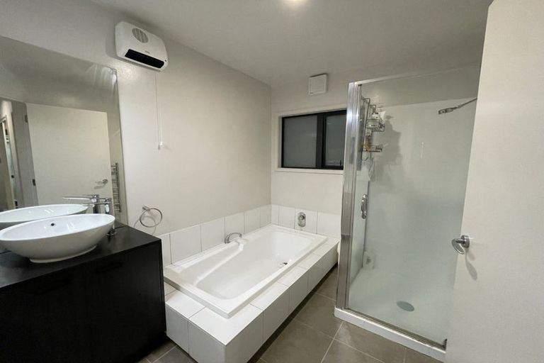 Photo of property in 149 Kelburn Parade, Kelburn, Wellington, 6012