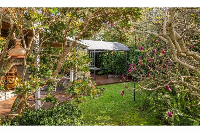 Photo of property in 11 Fairway Drive, Kerikeri, 0230